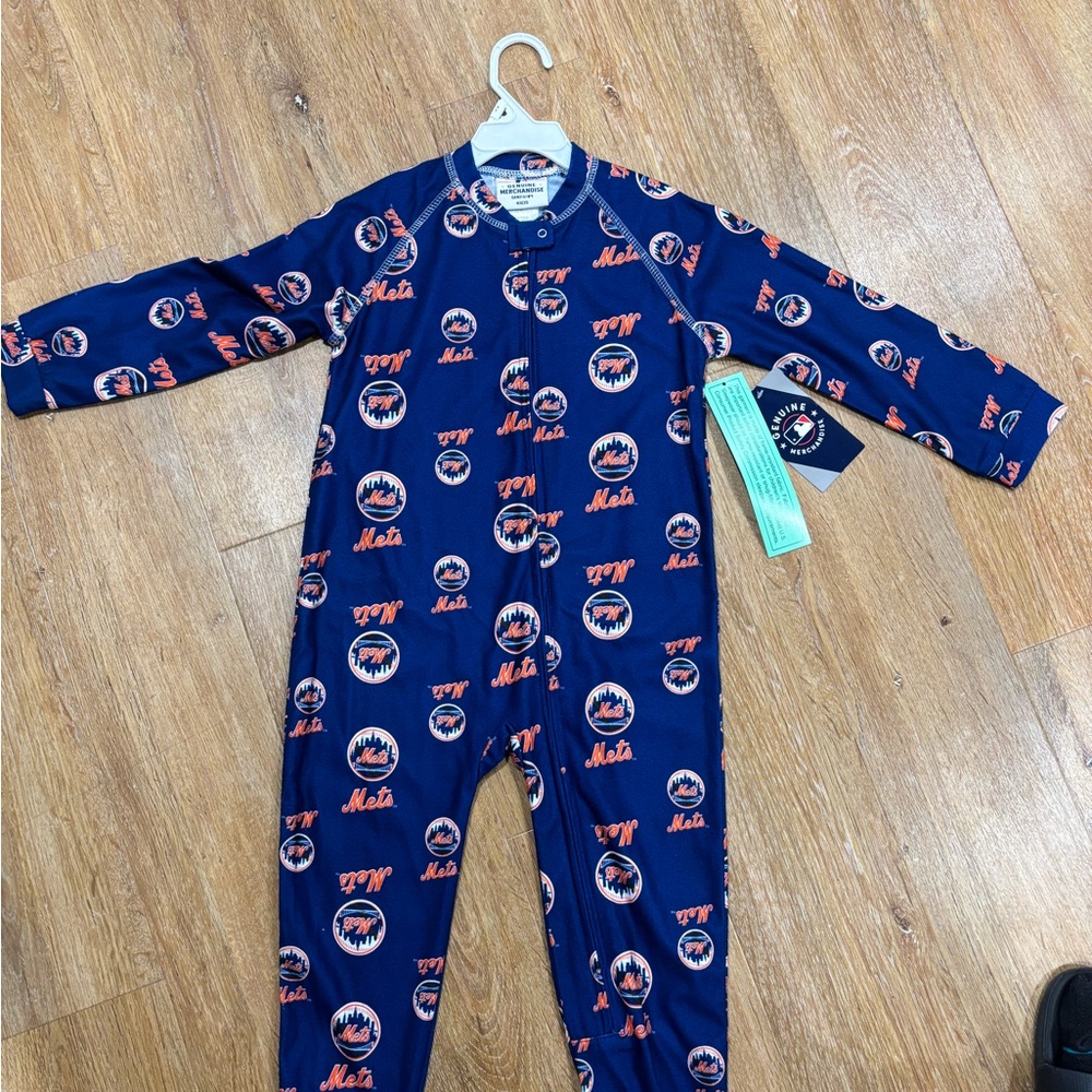 Genuine Merchandise Blue and Orange Kids Footie